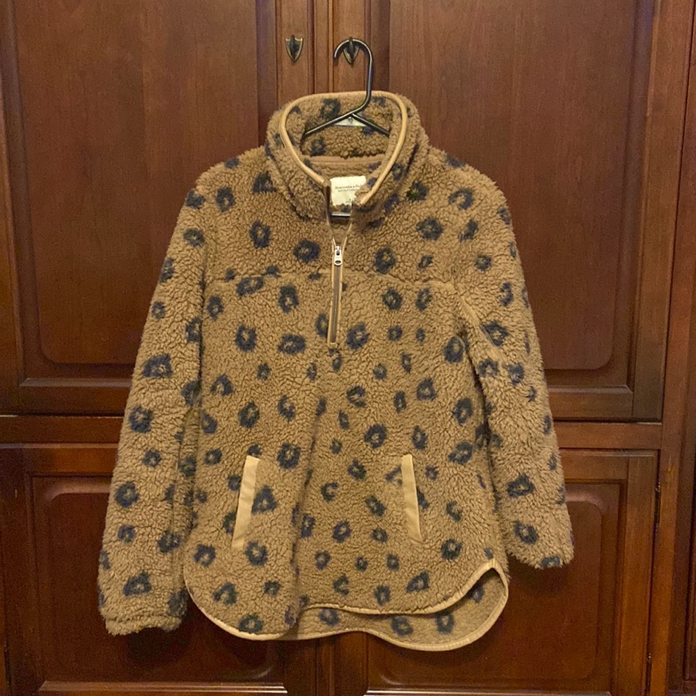Womens small Abercrombie Sherpa